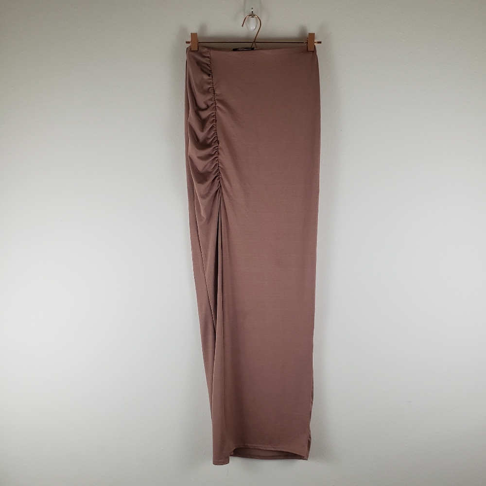 S O L D Missguided Ruched Side Split Maxi skirt - Picture 2 of 9